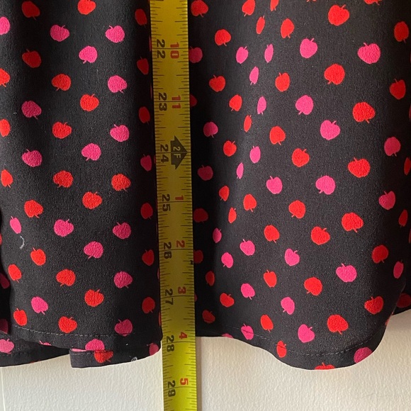 Jones New York Blouse Button Top Apples Black Large - Picture 8 of 8